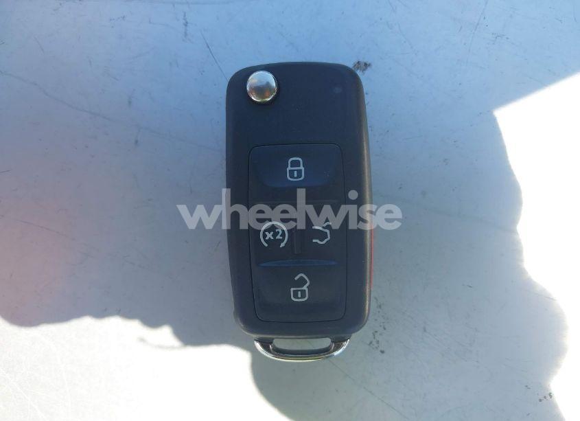 Photo 11 of 2017 Volkswagen Passat V6 SEL PREMIUM (VIN 1VWCM7A39HC046906)