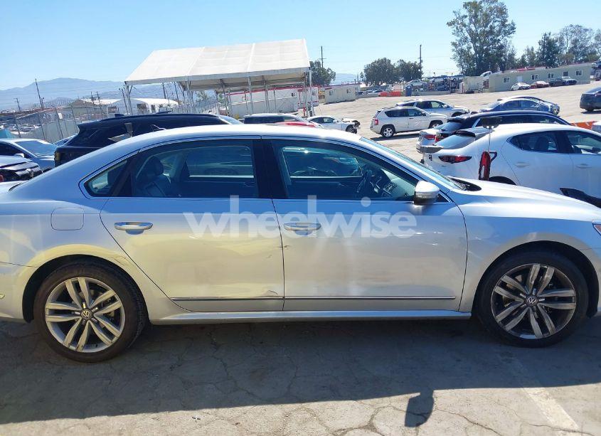 Photo 13 of 2017 Volkswagen Passat V6 SEL PREMIUM (VIN 1VWCM7A39HC046906)