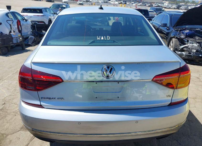 Photo 16 of 2017 Volkswagen Passat V6 SEL PREMIUM (VIN 1VWCM7A39HC046906)