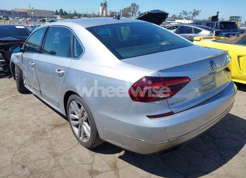 Photo 3 of 2017 Volkswagen Passat V6 SEL PREMIUM (VIN 1VWCM7A39HC046906)