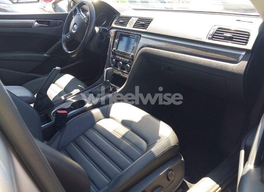 Photo 5 of 2017 Volkswagen Passat V6 SEL PREMIUM (VIN 1VWCM7A39HC046906)