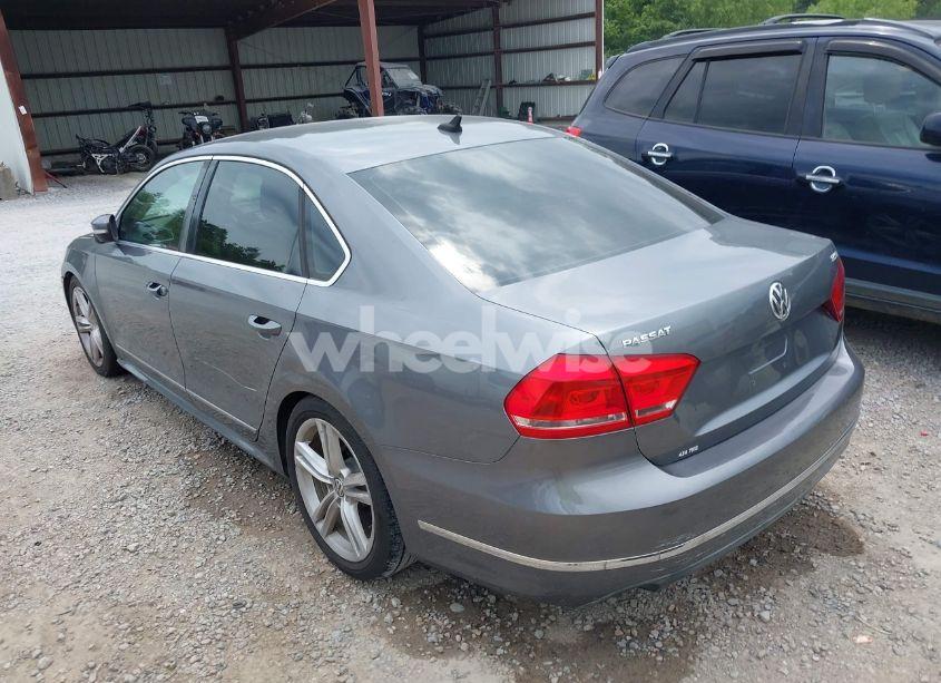 Photo 6 of 2013 Volkswagen Passat 3.6L V6 SEL PREMIUM (VIN 1VWCM7A3XDC010670)