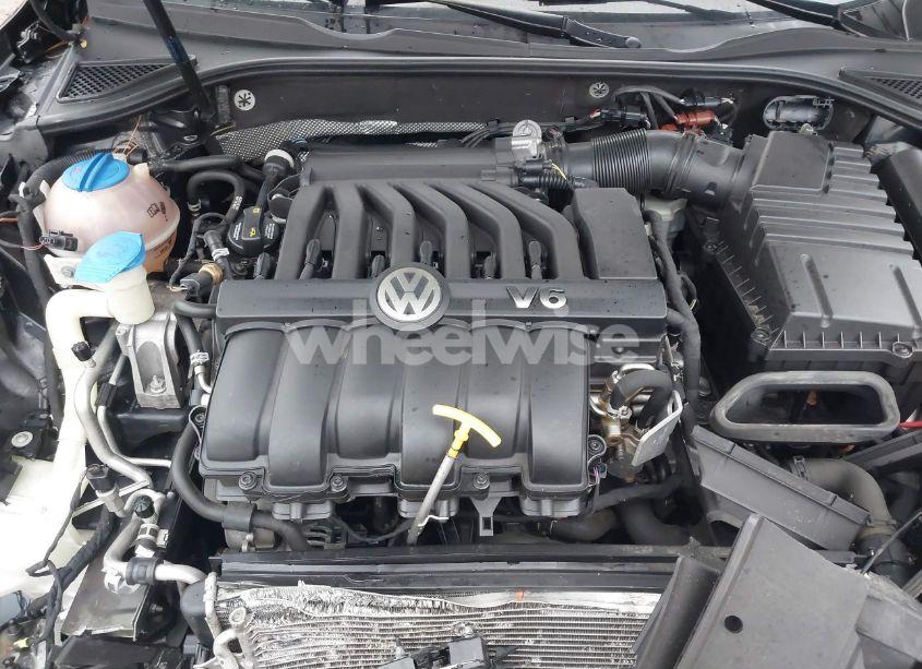 Photo 10 of 2017 Volkswagen Passat V6 SEL PREMIUM (VIN 1VWCM7A3XHC055307)