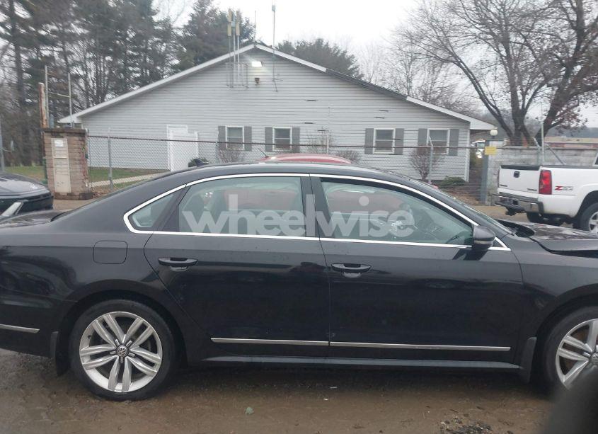 Photo 14 of 2017 Volkswagen Passat V6 SEL PREMIUM (VIN 1VWCM7A3XHC055307)