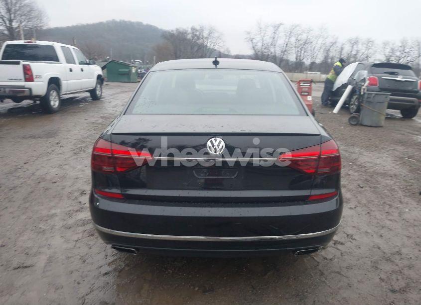 Photo 17 of 2017 Volkswagen Passat V6 SEL PREMIUM (VIN 1VWCM7A3XHC055307)