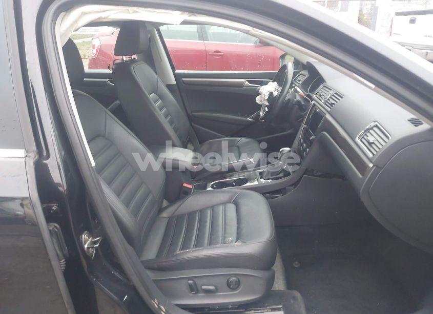 Photo 5 of 2017 Volkswagen Passat V6 SEL PREMIUM (VIN 1VWCM7A3XHC055307)