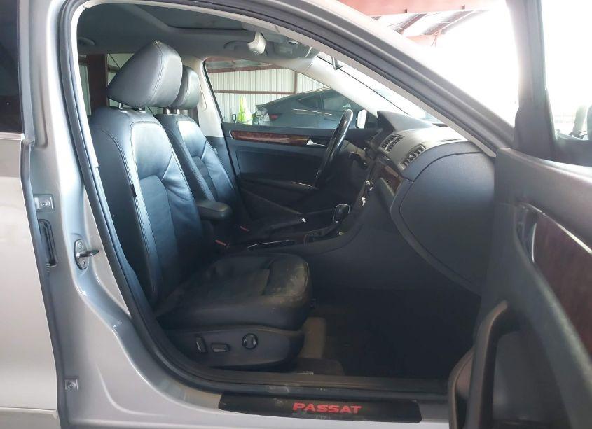 Photo 5 of 2013 Volkswagen Passat 2.0L TDI SEL PREMIUM (VIN 1VWCN7A30DC014188)