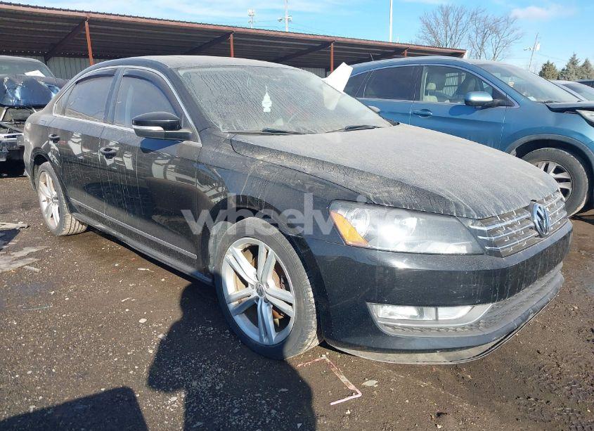 2013 Volkswagen Passat 2.0L TDI SEL PREMIUM (VIN 1VWCN7A30DC025949) main photo