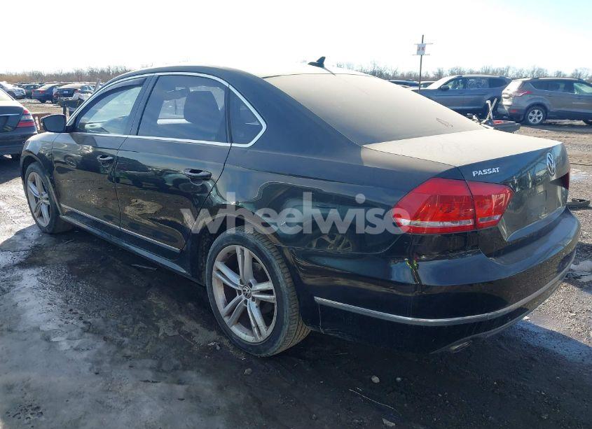 Photo 3 of 2013 Volkswagen Passat 2.0L TDI SEL PREMIUM (VIN 1VWCN7A30DC025949)