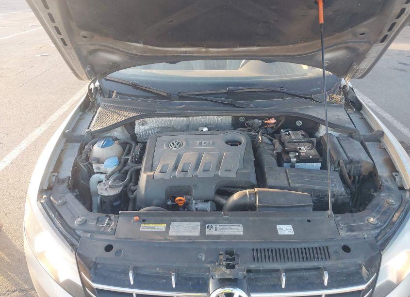 Photo 10 of 2013 Volkswagen Passat 2.0L TDI SEL PREMIUM (VIN 1VWCN7A30DC038698)