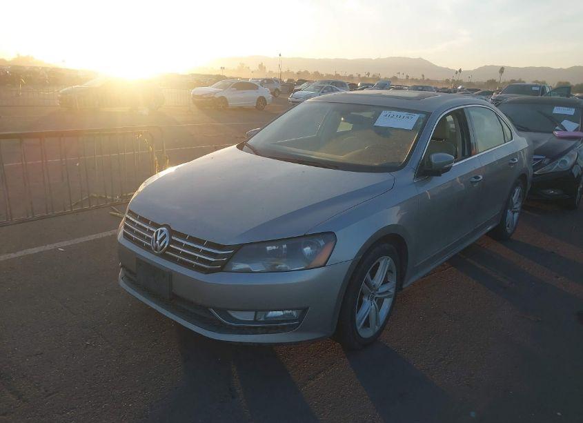 Photo 2 of 2013 Volkswagen Passat 2.0L TDI SEL PREMIUM (VIN 1VWCN7A30DC038698)