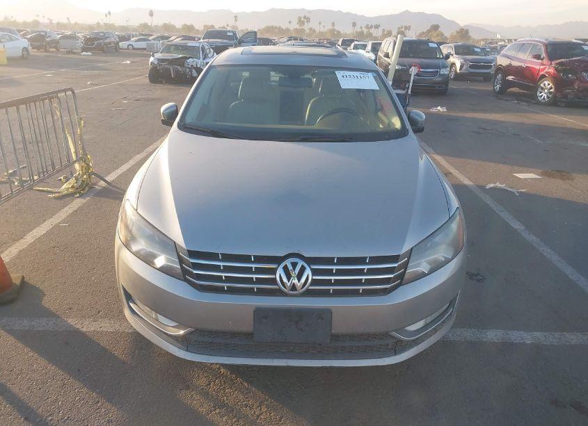 Photo 6 of 2013 Volkswagen Passat 2.0L TDI SEL PREMIUM (VIN 1VWCN7A30DC038698)
