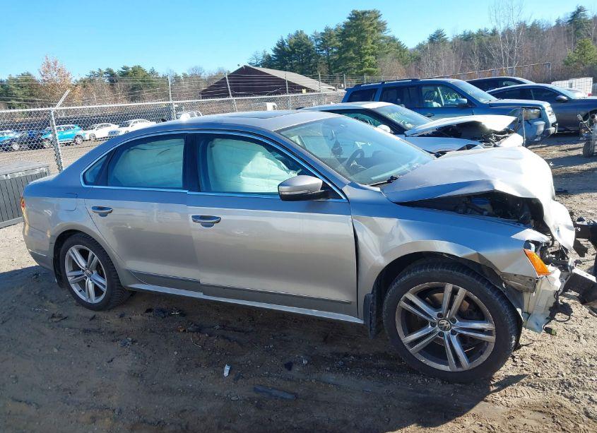 Photo 14 of 2014 Volkswagen Passat 2.0L TDI SEL PREMIUM (VIN 1VWCN7A30EC034233)