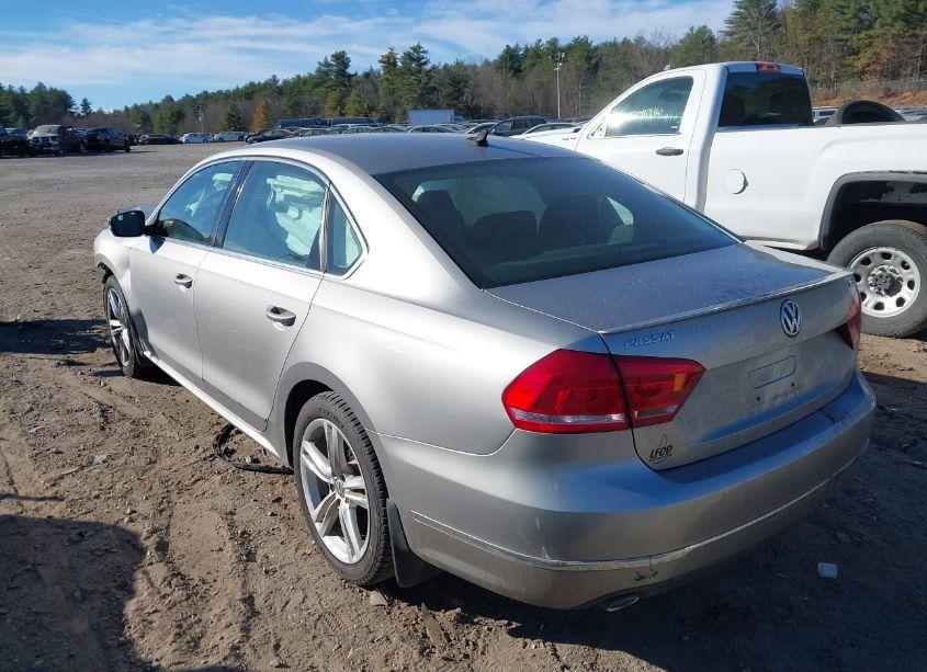 Photo 3 of 2014 Volkswagen Passat 2.0L TDI SEL PREMIUM (VIN 1VWCN7A30EC034233)