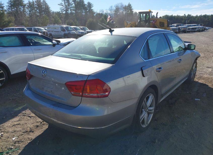 Photo 4 of 2014 Volkswagen Passat 2.0L TDI SEL PREMIUM (VIN 1VWCN7A30EC034233)