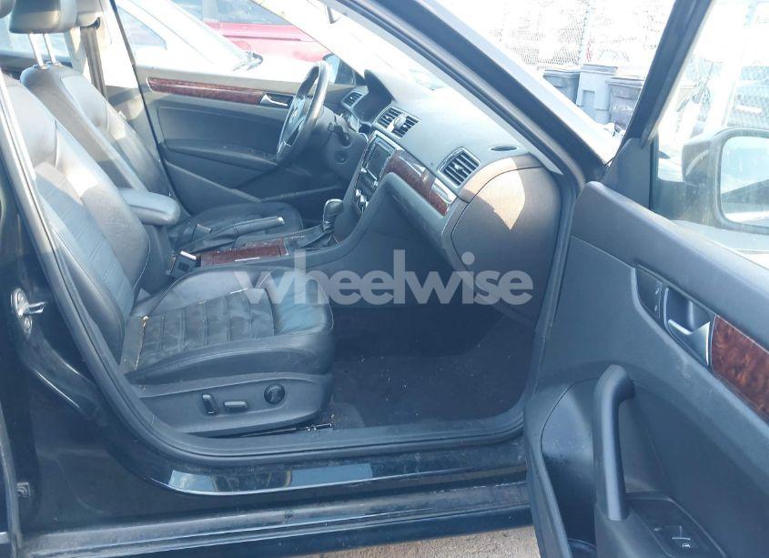 Photo 5 of 2012 Volkswagen Passat 2.0L TDI SEL PREMIUM (VIN 1VWCN7A31CC079534)