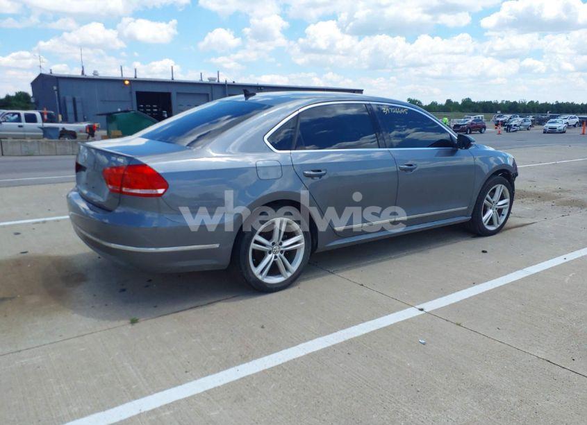 Photo 4 of 2013 Volkswagen Passat 2.0L TDI SEL PREMIUM (VIN 1VWCN7A31DC080099)