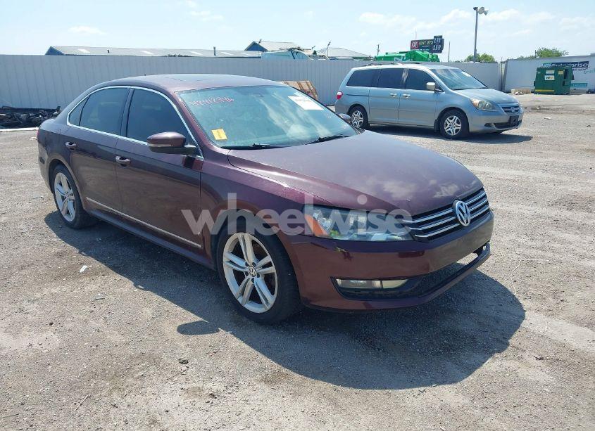2013 Volkswagen Passat 2.0L TDI SEL PREMIUM (VIN 1VWCN7A31DC096741) main photo