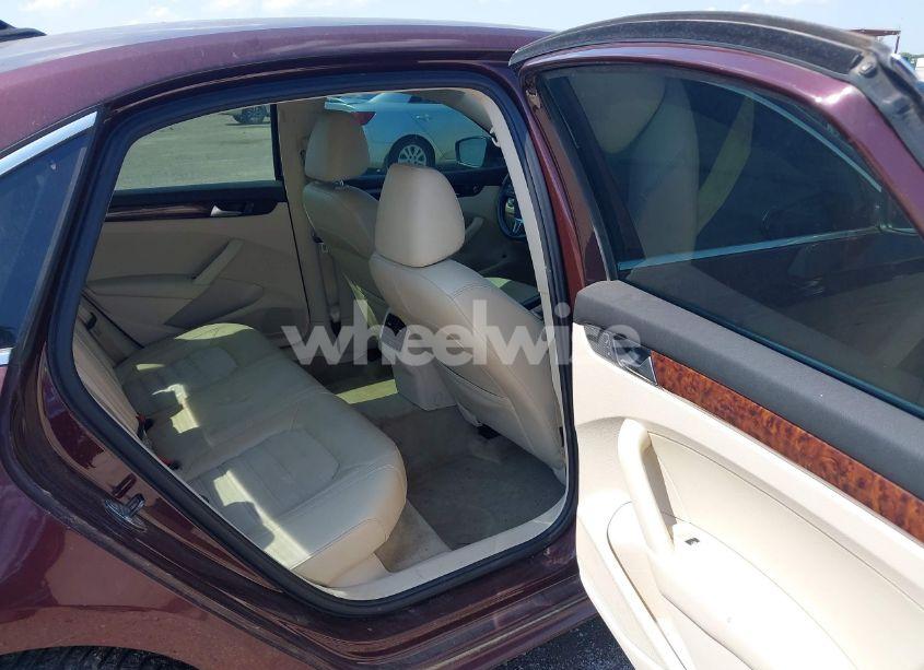 Photo 8 of 2013 Volkswagen Passat 2.0L TDI SEL PREMIUM (VIN 1VWCN7A31DC096741)