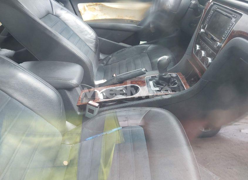 Photo 5 of 2013 Volkswagen Passat 2.0L TDI SEL PREMIUM (VIN 1VWCN7A31DC149910)