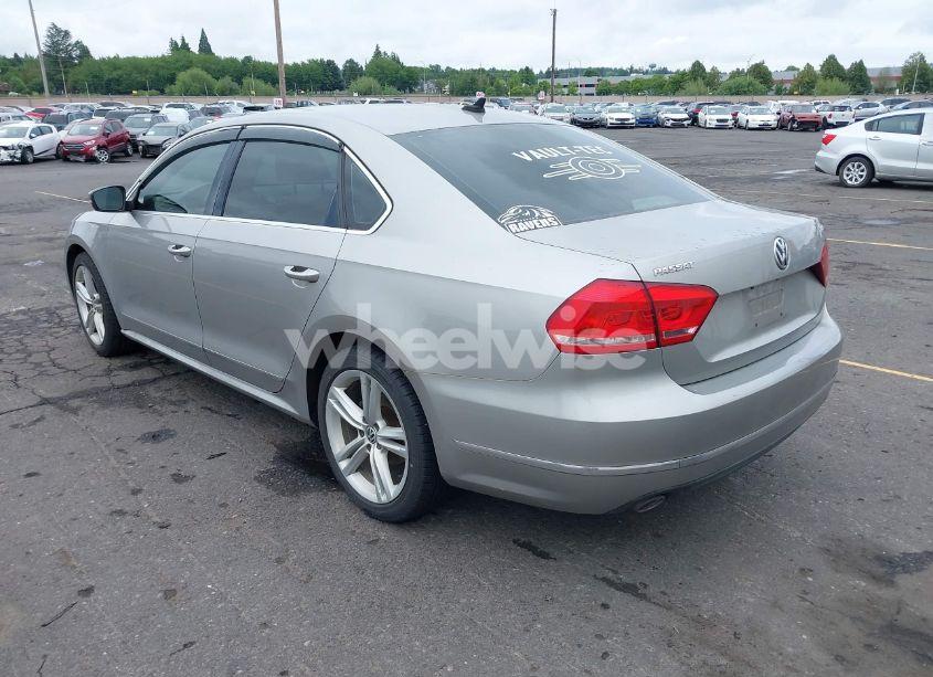 Photo 3 of 2014 Volkswagen Passat 2.0L TDI SEL PREMIUM (VIN 1VWCN7A31EC036329)