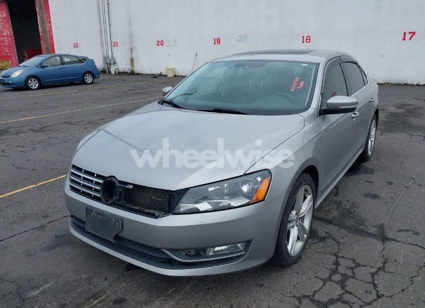 Photo 6 of 2014 Volkswagen Passat 2.0L TDI SEL PREMIUM (VIN 1VWCN7A31EC036329)