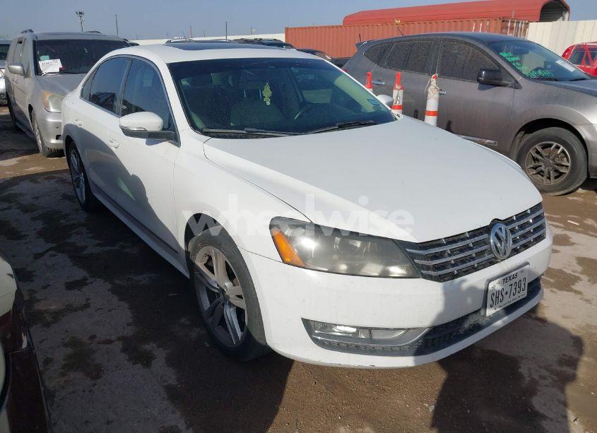 2014 Volkswagen Passat 2.0L TDI SEL PREMIUM (VIN 1VWCN7A31EC072084) main photo