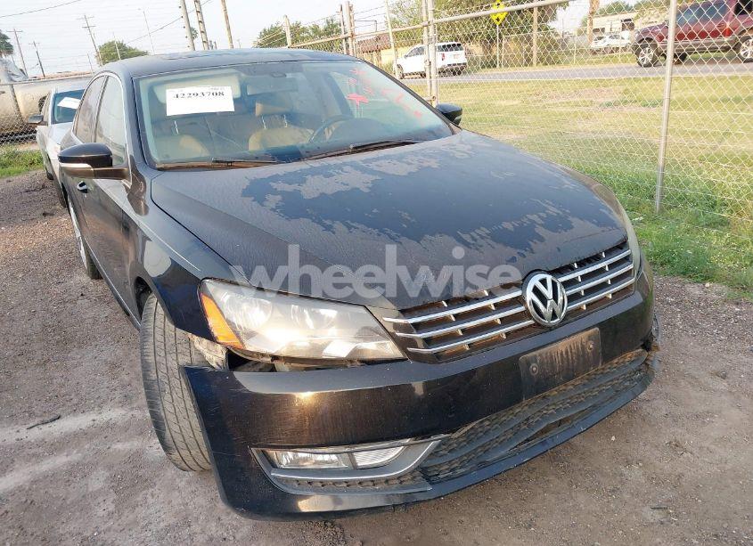 2013 Volkswagen Passat 2.0L TDI SEL PREMIUM (VIN 1VWCN7A32DC109089) main photo