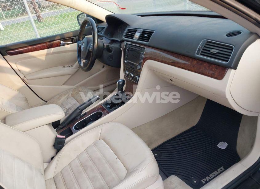 Photo 5 of 2013 Volkswagen Passat 2.0L TDI SEL PREMIUM (VIN 1VWCN7A32DC109089)