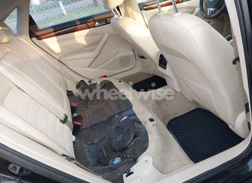 Photo 8 of 2013 Volkswagen Passat 2.0L TDI SEL PREMIUM (VIN 1VWCN7A32DC109089)