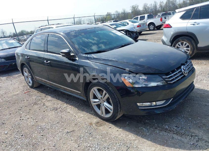 2014 Volkswagen Passat 2.0L TDI SEL PREMIUM (VIN 1VWCN7A32EC086821) main photo