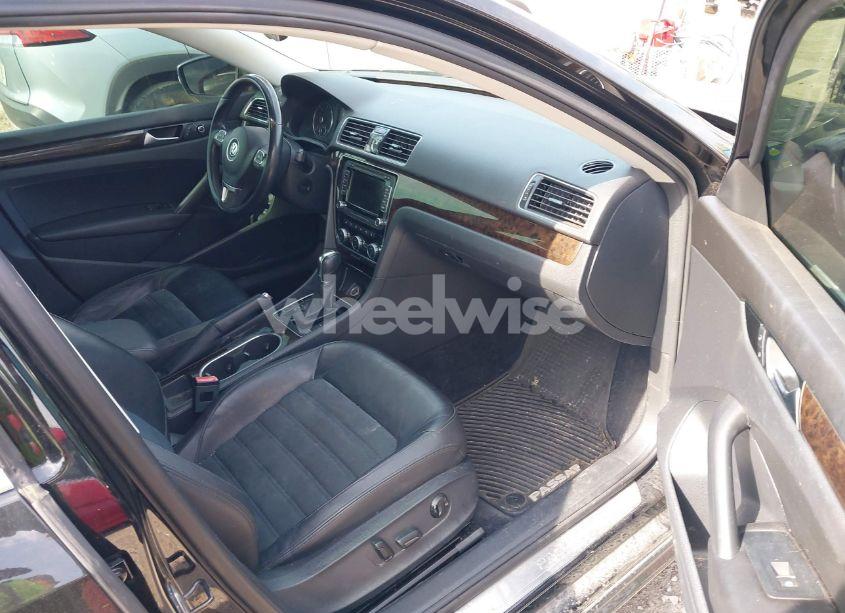 Photo 5 of 2014 Volkswagen Passat 2.0L TDI SEL PREMIUM (VIN 1VWCN7A32EC086821)