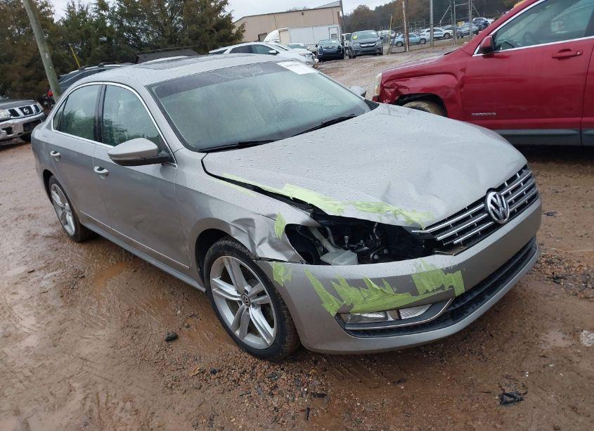 2012 Volkswagen Passat 2.0L TDI SEL PREMIUM (VIN 1VWCN7A33CC097582) main photo