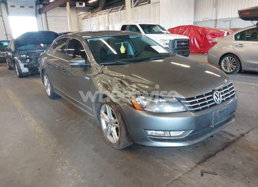 2014 Volkswagen Passat 2.0L TDI SEL PREMIUM (VIN 1VWCN7A33EC098766) main photo