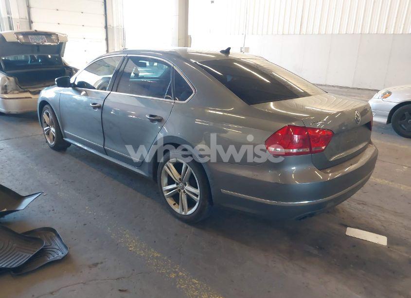 Photo 3 of 2014 Volkswagen Passat 2.0L TDI SEL PREMIUM (VIN 1VWCN7A33EC098766)