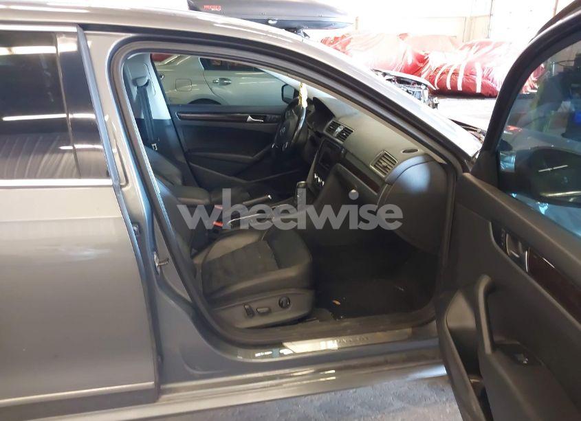Photo 5 of 2014 Volkswagen Passat 2.0L TDI SEL PREMIUM (VIN 1VWCN7A33EC098766)