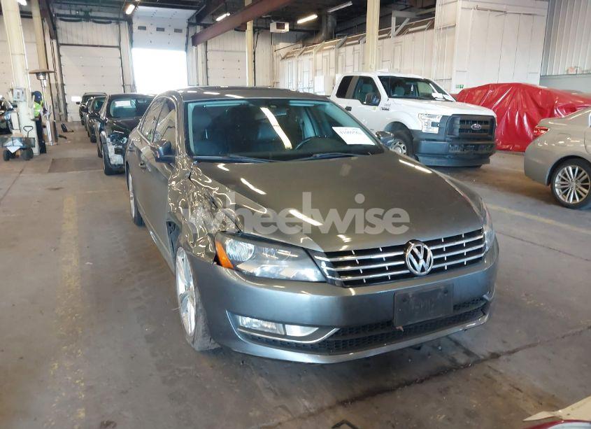 Photo 6 of 2014 Volkswagen Passat 2.0L TDI SEL PREMIUM (VIN 1VWCN7A33EC098766)