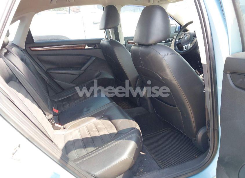 Photo 8 of 2012 Volkswagen Passat 2.0L TDI SEL PREMIUM (VIN 1VWCN7A34CC070830)