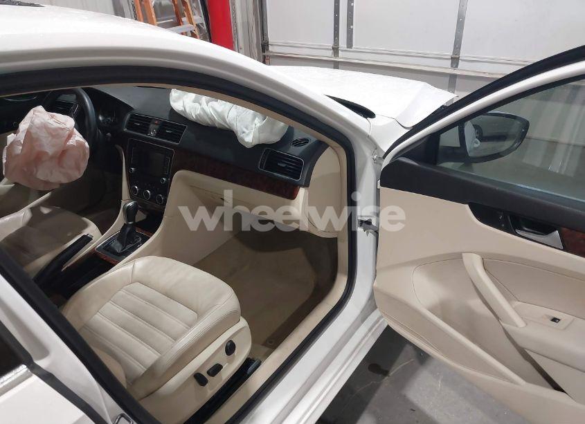 Photo 5 of 2012 Volkswagen Passat 2.0L TDI SEL PREMIUM (VIN 1VWCN7A34CC088423)