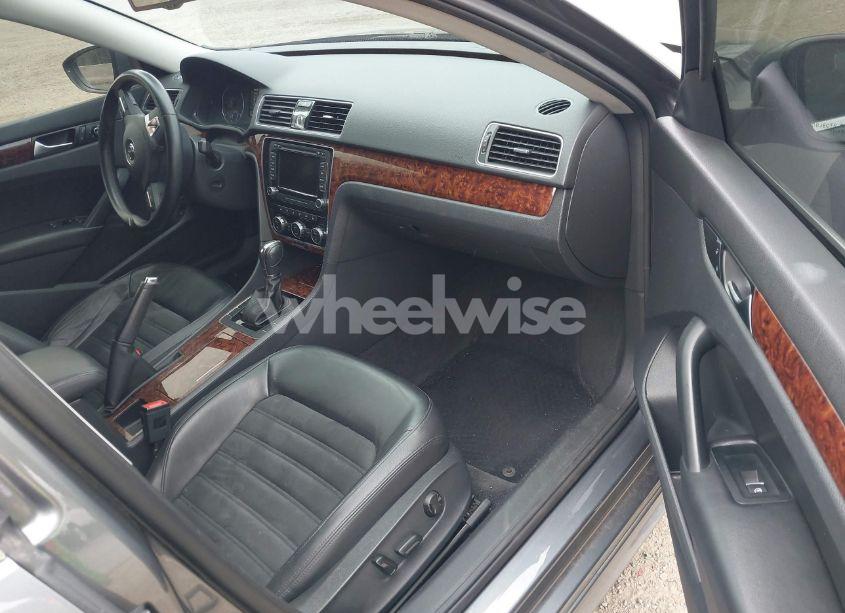 Photo 5 of 2012 Volkswagen Passat 2.0L TDI SEL PREMIUM (VIN 1VWCN7A34CC097350)