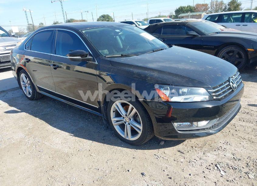 2013 Volkswagen Passat 2.0L TDI SEL PREMIUM (VIN 1VWCN7A34DC030247) main photo