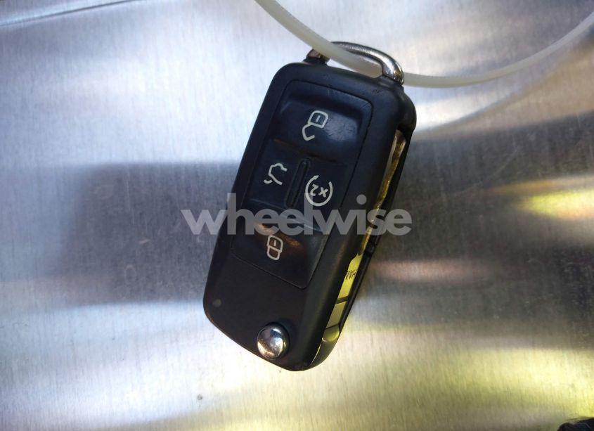 Photo 11 of 2013 Volkswagen Passat 2.0L TDI SEL PREMIUM (VIN 1VWCN7A34DC030247)