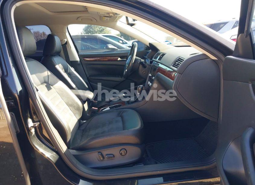 Photo 5 of 2013 Volkswagen Passat 2.0L TDI SEL PREMIUM (VIN 1VWCN7A34DC030247)