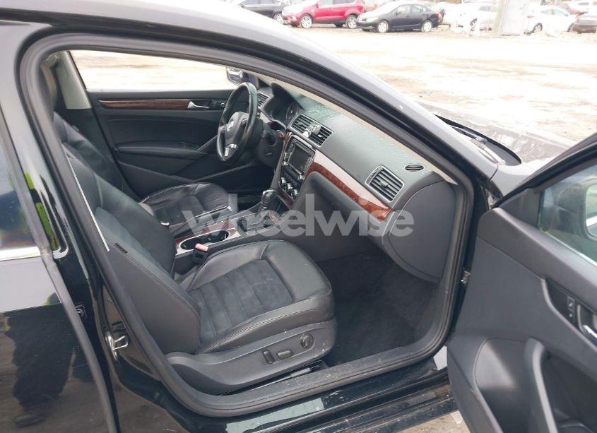 Photo 5 of 2013 Volkswagen Passat 2.0L TDI SEL PREMIUM (VIN 1VWCN7A34DC049672)