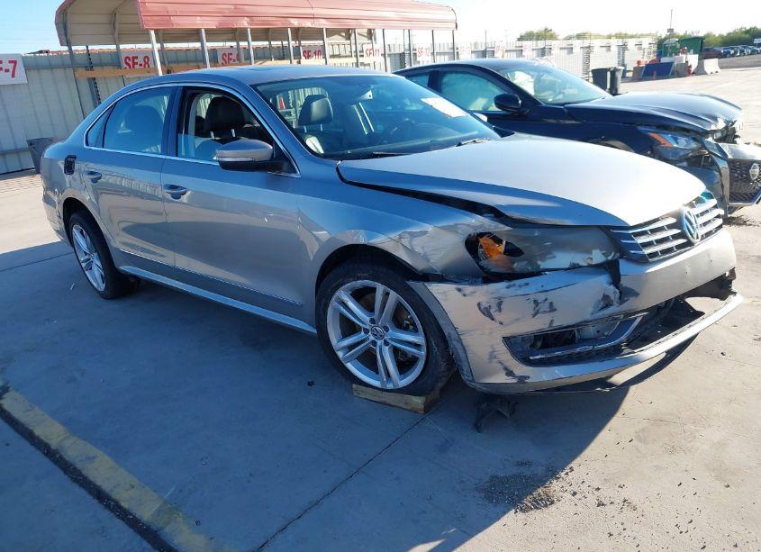 2013 Volkswagen Passat 2.0L TDI SEL PREMIUM (VIN 1VWCN7A34DC124032) main photo