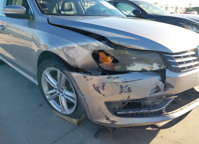 Photo 6 of 2013 Volkswagen Passat 2.0L TDI SEL PREMIUM (VIN 1VWCN7A34DC124032)