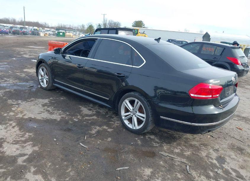 Photo 3 of 2013 Volkswagen Passat 2.0L TDI SEL PREMIUM (VIN 1VWCN7A34DC147472)