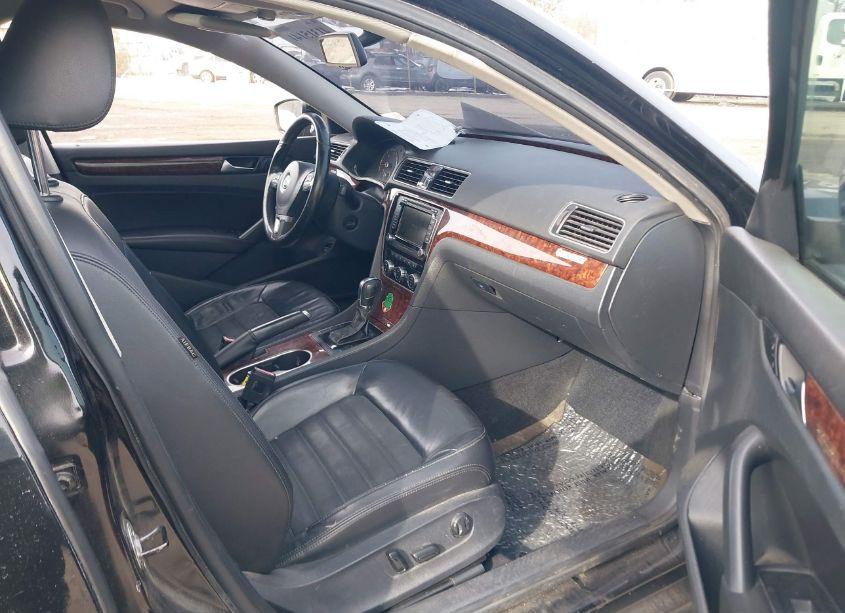 Photo 5 of 2013 Volkswagen Passat 2.0L TDI SEL PREMIUM (VIN 1VWCN7A34DC147472)