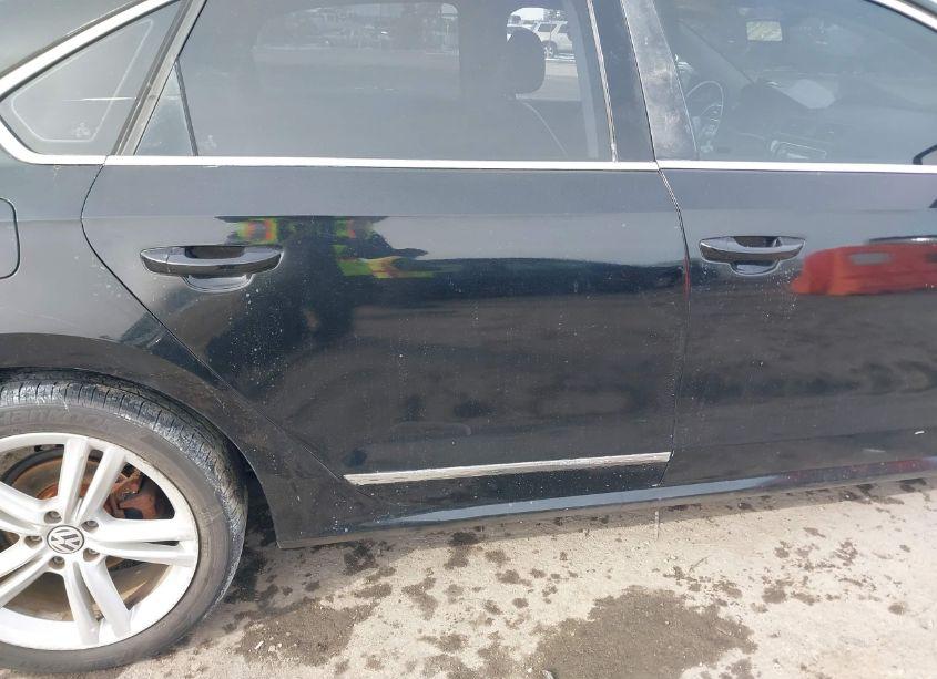 Photo 6 of 2013 Volkswagen Passat 2.0L TDI SEL PREMIUM (VIN 1VWCN7A34DC147472)