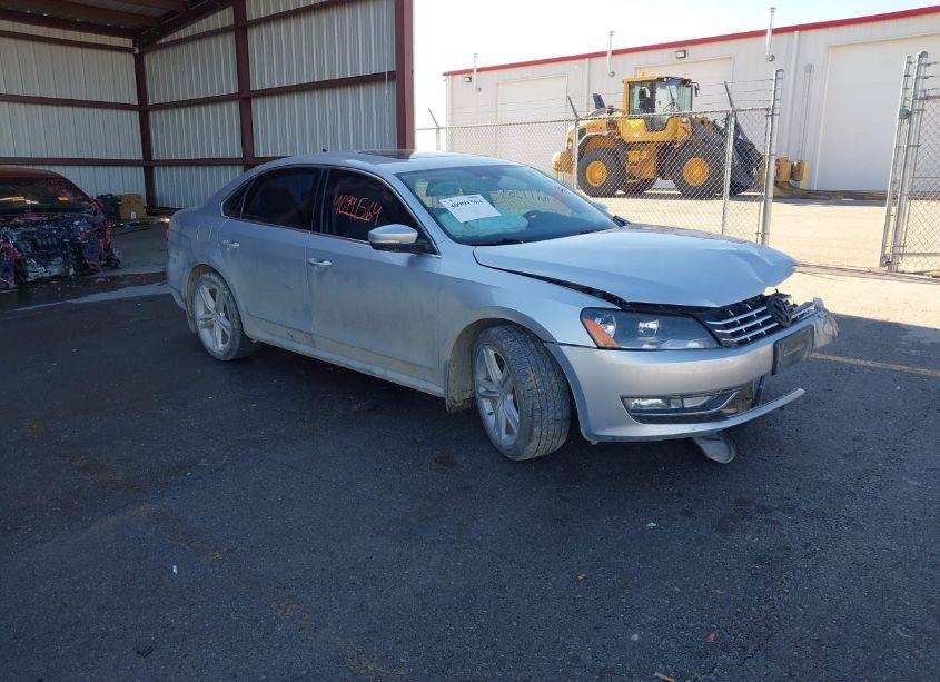 2013 Volkswagen Passat 2.0L TDI SEL PREMIUM (VIN 1VWCN7A35DC074029) main photo